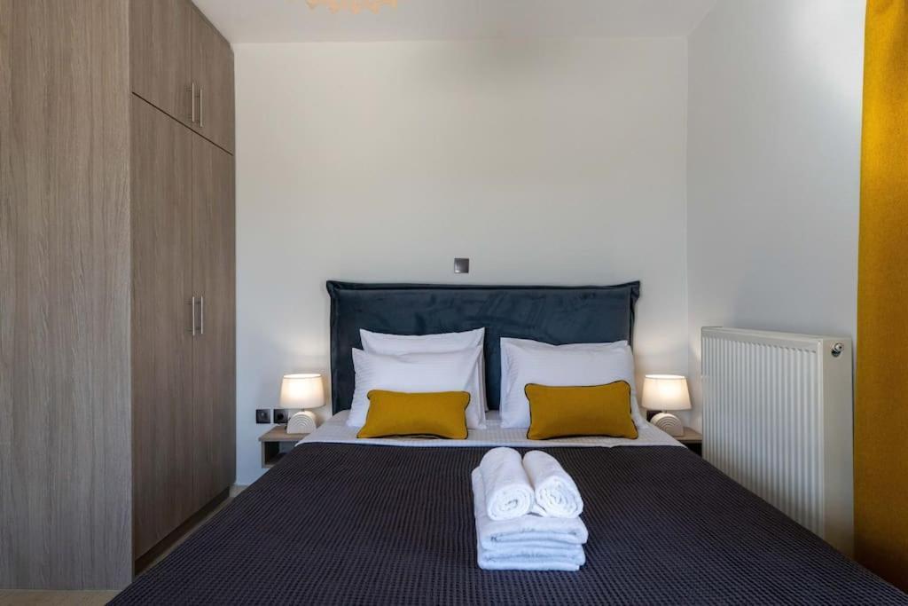 Skyhigh Haven Apartment Каламата Екстериор снимка