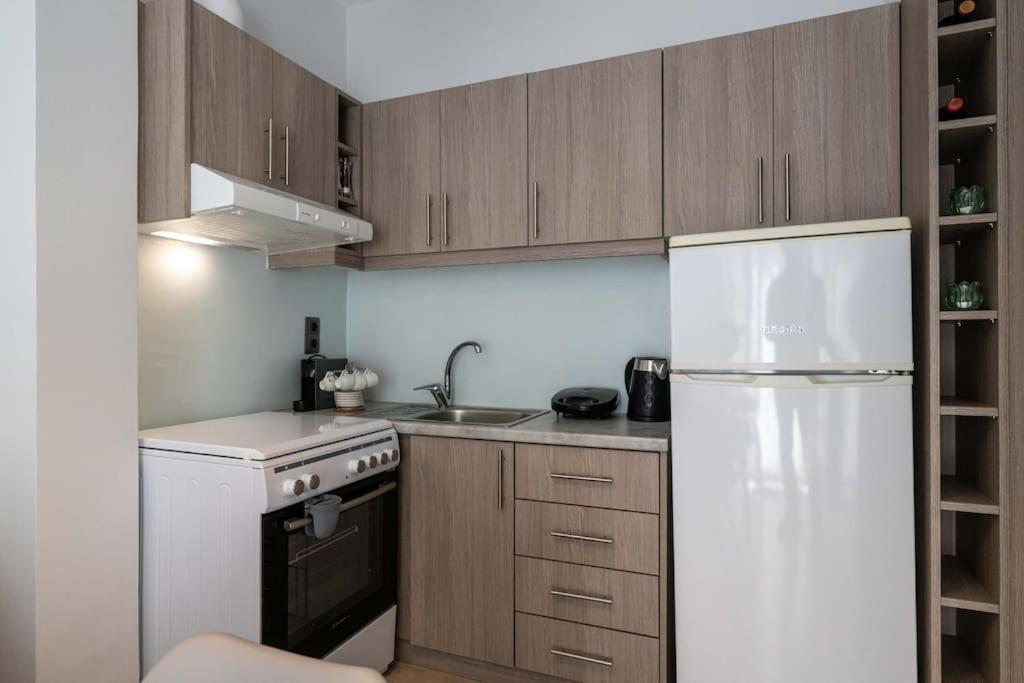 Skyhigh Haven Apartment Каламата Екстериор снимка