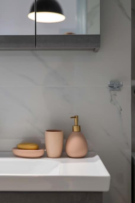 Skyhigh Haven Apartment Каламата Екстериор снимка