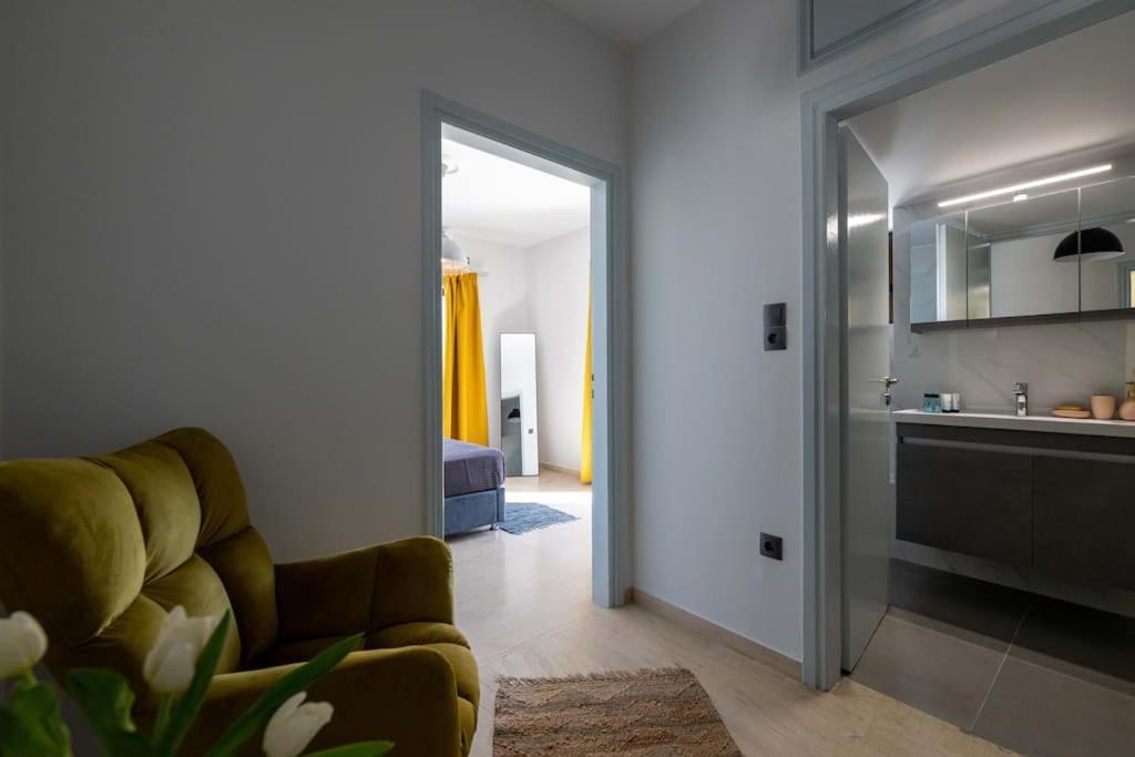 Skyhigh Haven Apartment Каламата Екстериор снимка