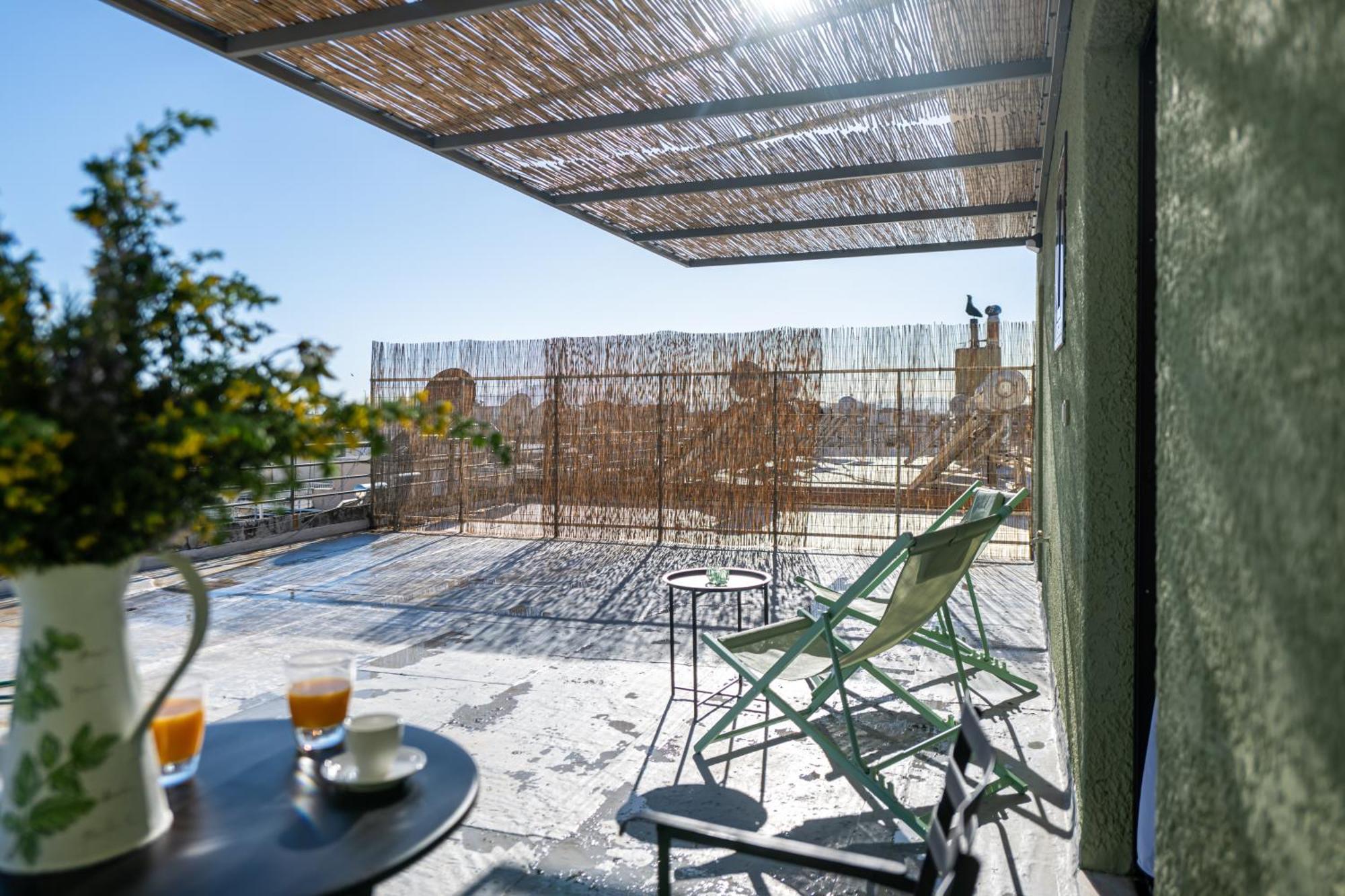 Skyhigh Haven Apartment Каламата Екстериор снимка